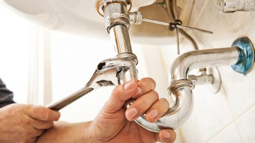 4 Signs You Need an Emergency Plumber to Fix Your Plumbing Problems